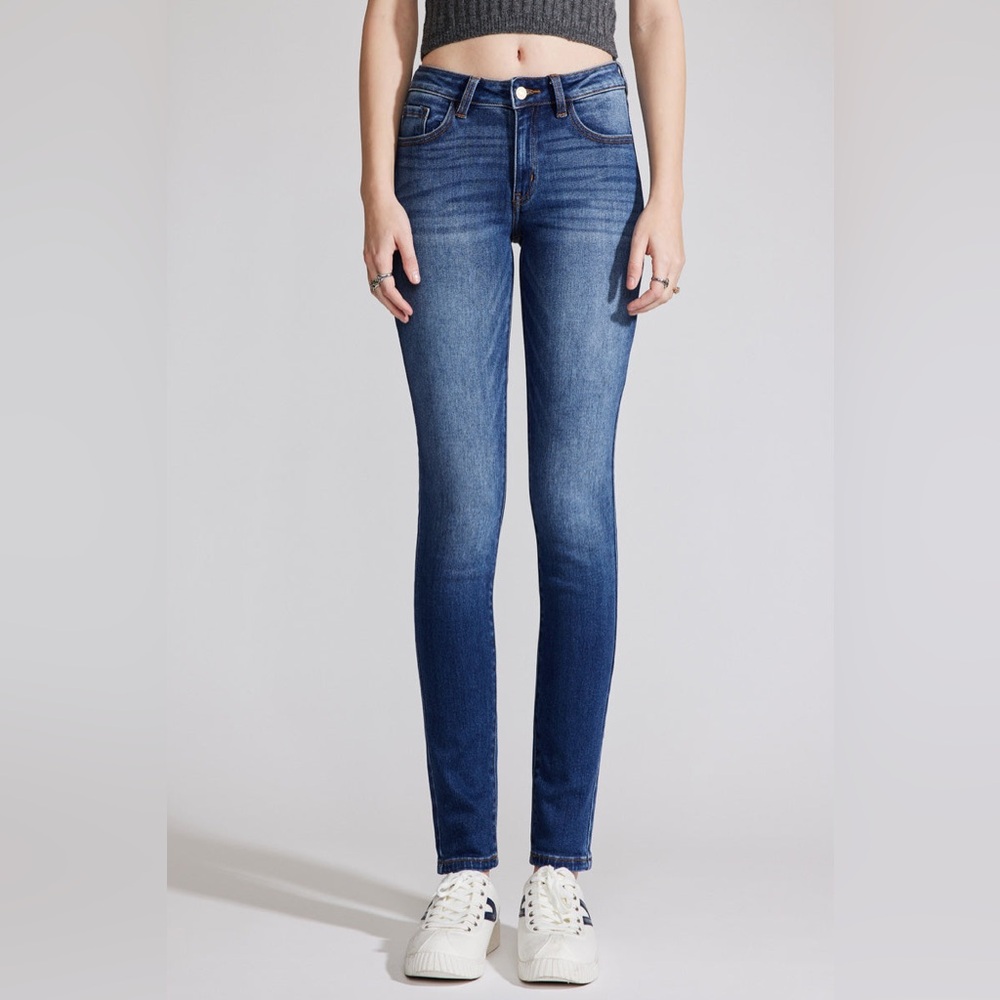 Kancan Mid Rise Super Skinny Jeans